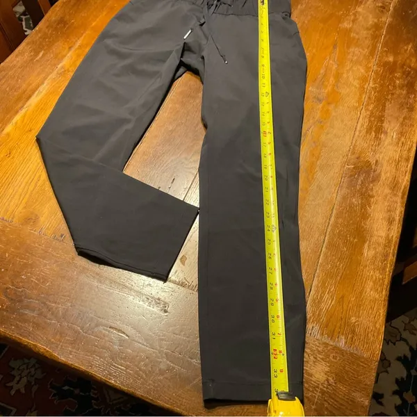 Lululemon Women's Size 2 On the Fly Pant Black - Image 6