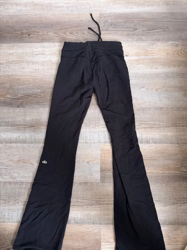 Alo yoga pants  - Image 3