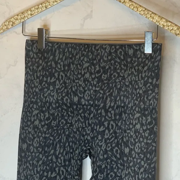 Spanx look at me now leggings indigo leopard - Image 8