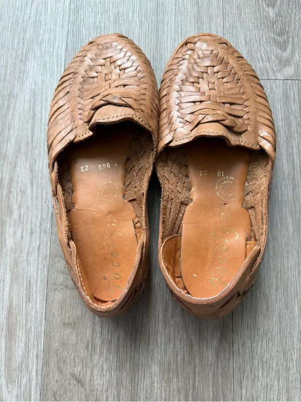 Authentic Mexican Leather Huaraches, Size 5 Tan - Image 7