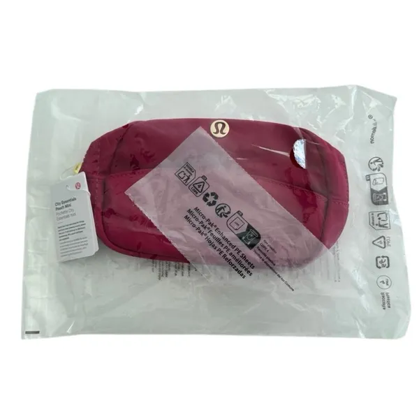 Lululemon City Essentials Pouch Mini 2L Berry Rumble - Image 7