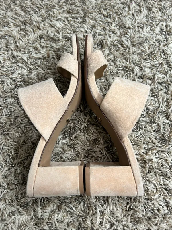 42 Gold Suede Block Heels Sz 7 - Image 3