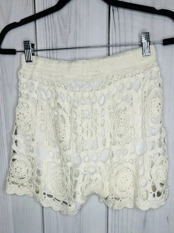 Umgee USA Women’s Crochet Lace Shorts Ivory Size M Boho Festival Drawstring - Image 5