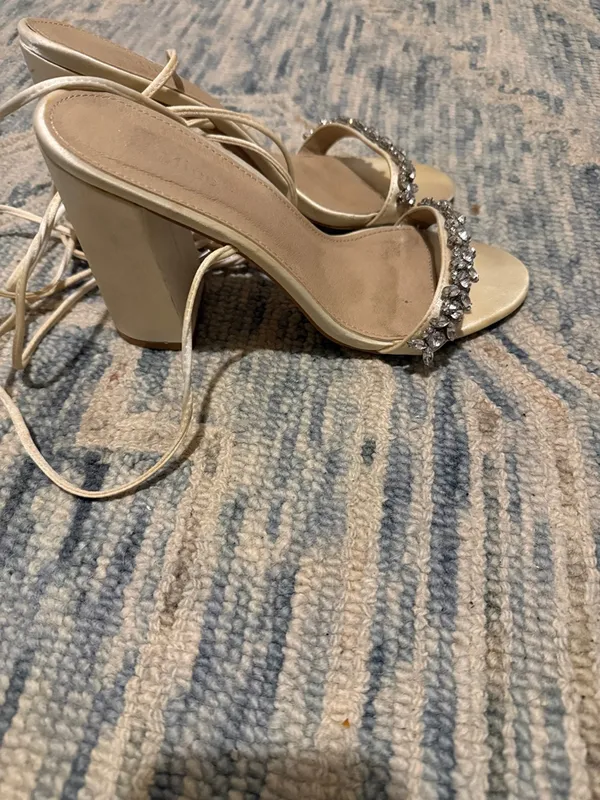 Be Mine Stain Ivory Block Heel Lace up Sandals with Floral Rhinestones Size 7 - Image 4