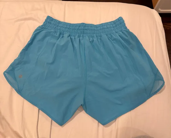 Lululemon Shorts Hotty Hot 4" High-Rise - Image 2
