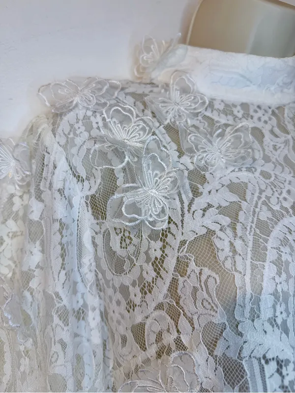 INA White Lace High Neck Blouse 3D Butterflies Size L Back Zipper - Image 4
