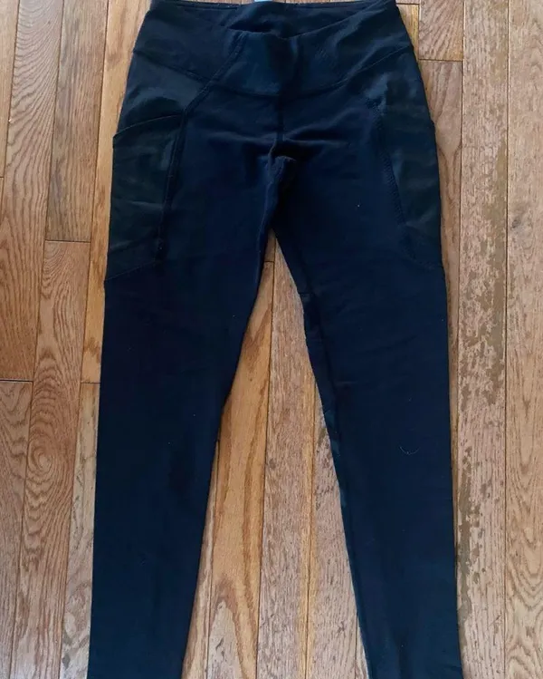 black athletic leggings with pockets - Image 2