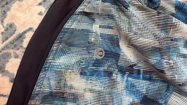 Lululemon Reversible Shorts - Image 6