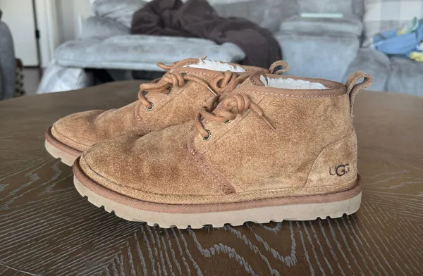 UGG Short Chestnut Boots - Image 3
