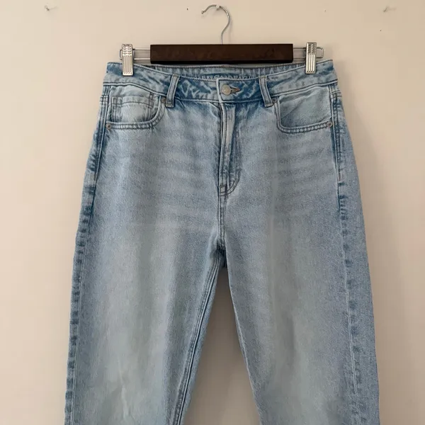 American Eagle Strigid Mom Jean Pants Light Wash High Rise Women Size 6 - Image 3