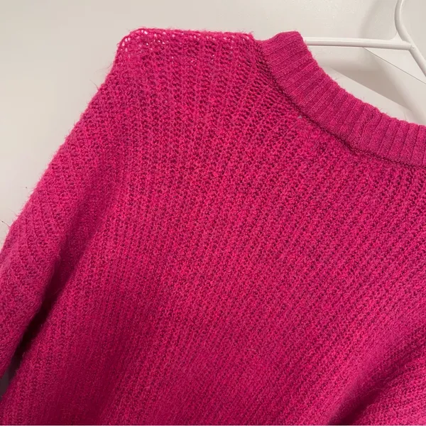American Eagle Hot Pink Oversized Sweater - Image 5