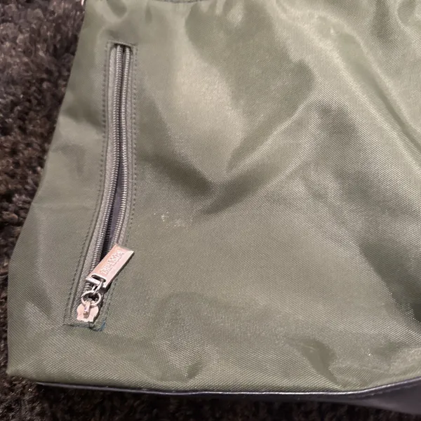 Moschino Redwall Italy Vintage Army Green Nylon Shoulder Tote Bag - Image 8