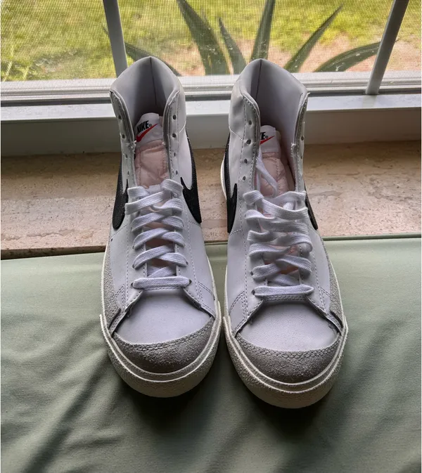 High-Top Nike Sneakers - Image 2