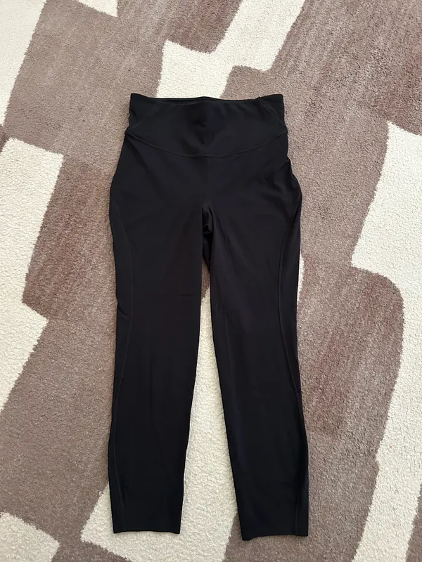 Lululemon Fast & Free Crop size 6 - Image 2