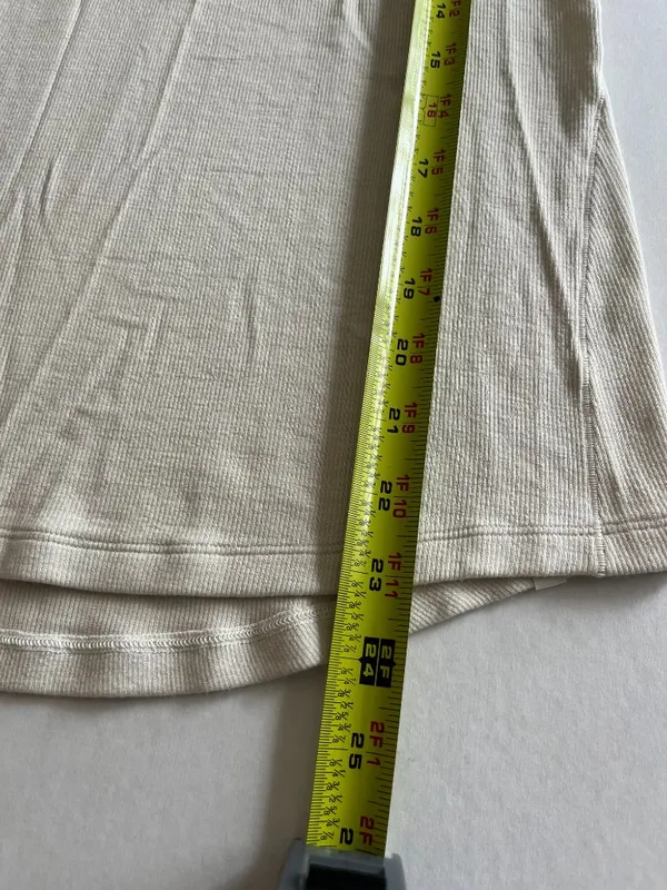 Lululemon Sz 6 Beige Pullover Ribbed Stretch Hold Tight Long-Sleeve Shirt - Image 9