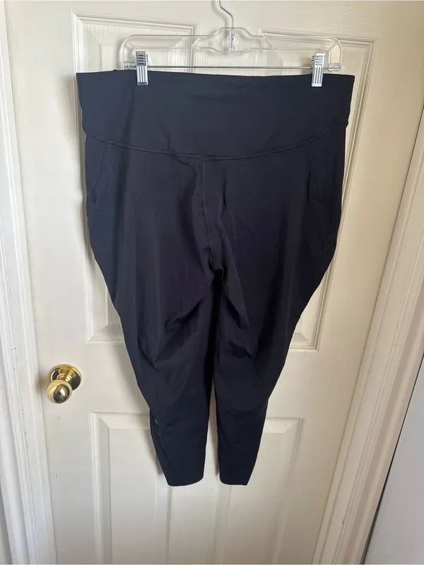 Lululemon Base Pace High-Rise Tight 25" Black Athletic Leggings - Image 4