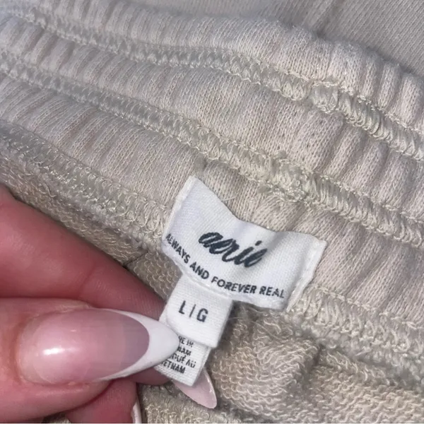 Aerie Cream Sweat Shorts - Image 4