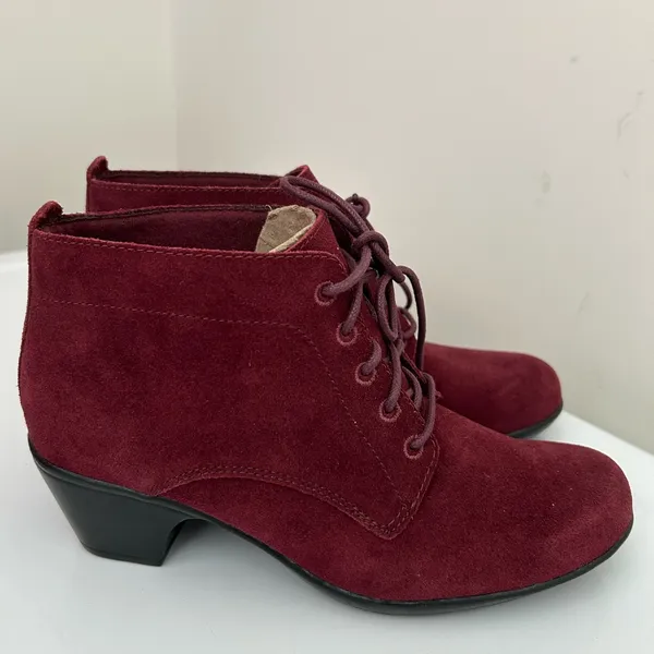 Clarks Suede Lace Up Booties Burgundy Purple Size 6 - Image 3