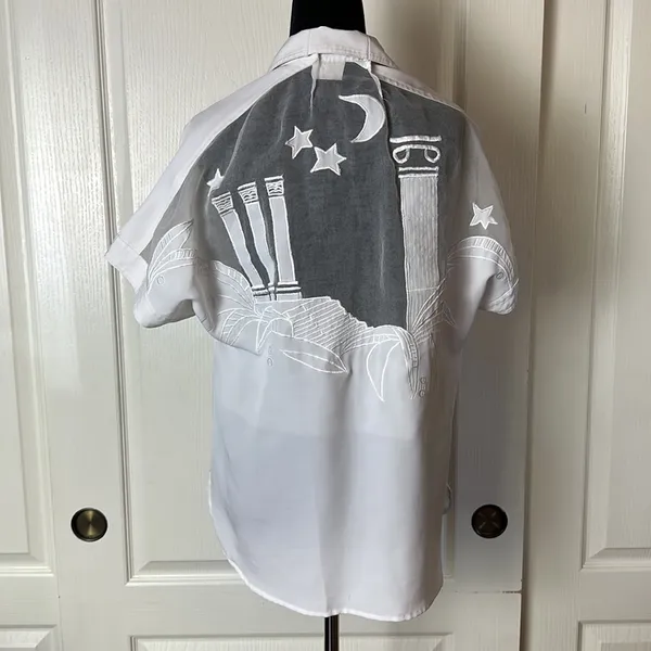 Vintage White Pearl Column Star Moon Button Up Short Sleebe Blouse - Image 3