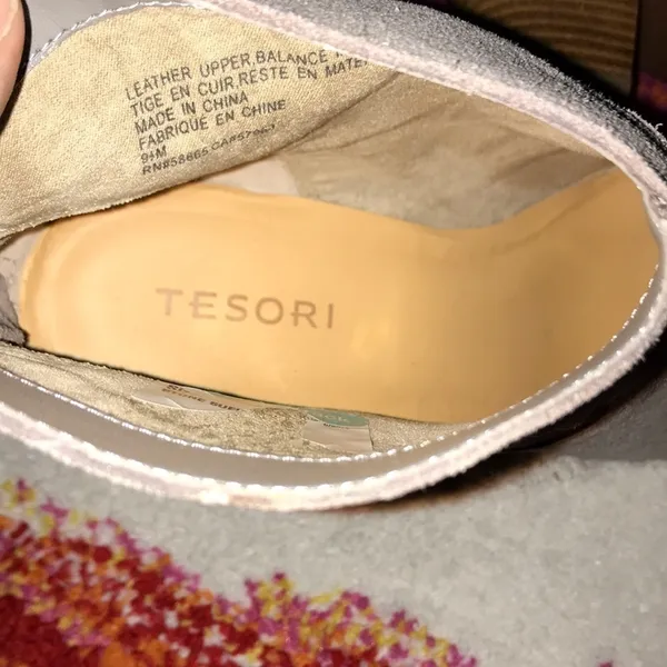 Tesori Raven Khaki Suede ankle booties size 9.5 - Image 7