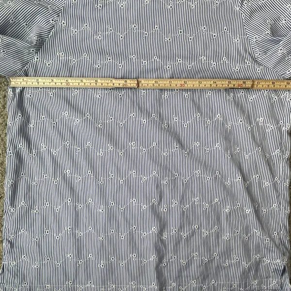 LOFT blue and white striped eyelet blouse Sz Medium - Image 7