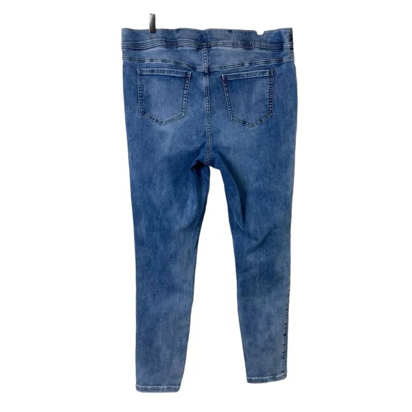 Torrid Lean Jean Super Soft Pull On Ankle Medium Stone Wash Women’s Size 2X - Image 2