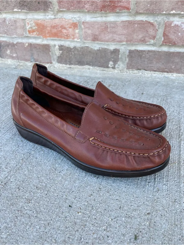 SAS Womens Comfort Brown Loafers Slip on shoes size 8 Mature Casual Leather - Image 2