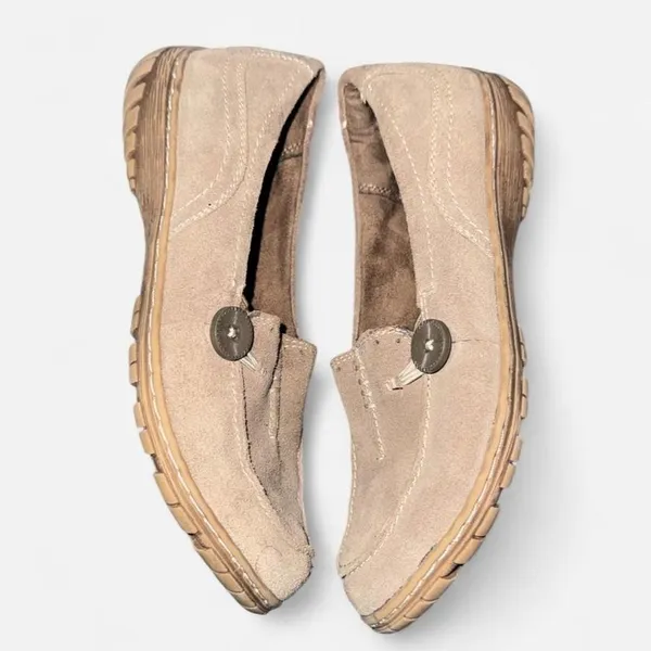 Naturalizer Beige Suede Slip On Loafers, size 6 - Image 5