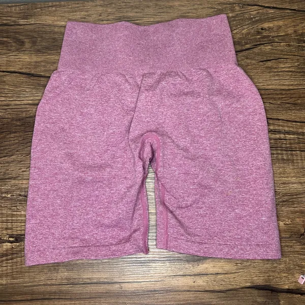 NVGTN Scrunch Butt Seamless Biker Shorts Womens Medium Pink Gym Workout - Image 2