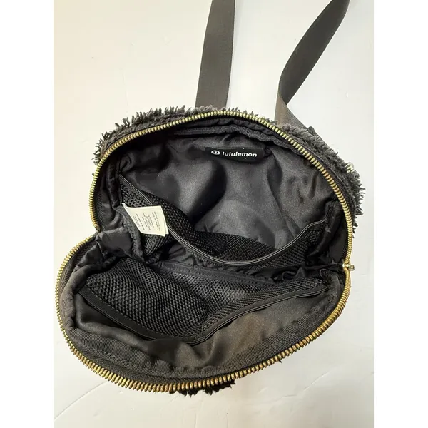 Lululemon Everywhere Belt Bag Black Fuzzy Fleece Crossbody Utility Y2K Goth Emo - Image 9