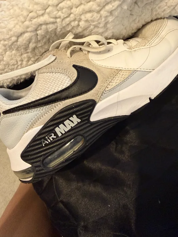 Nike Air Max Black and White/Cream - Image 9