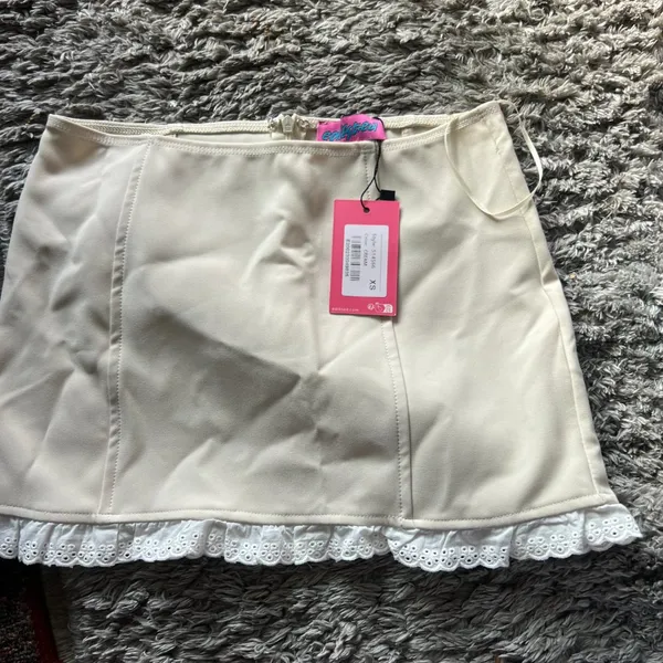 NWT Edikted mini skirt‎ size xs - Image 2