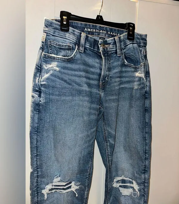NWT Curvy Straight American Eagle Jeans 
Size:2 - Image 8
