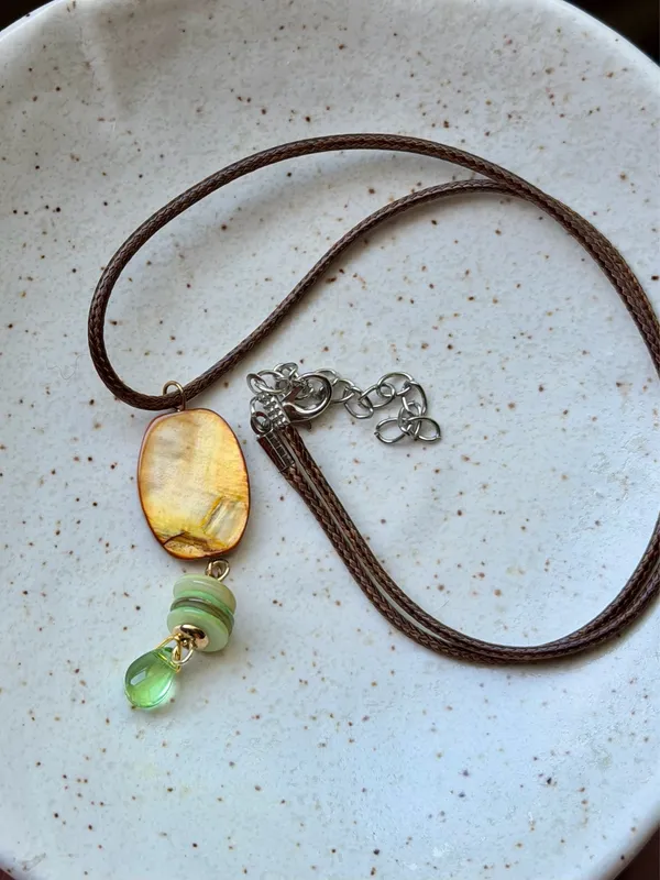 Handmade beautiful natural shell beads chic retro fairy whimsy necklace🌳🧡 - Image 4