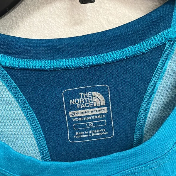 FINAL MARKDOWN The north face ladies top large - Image 3