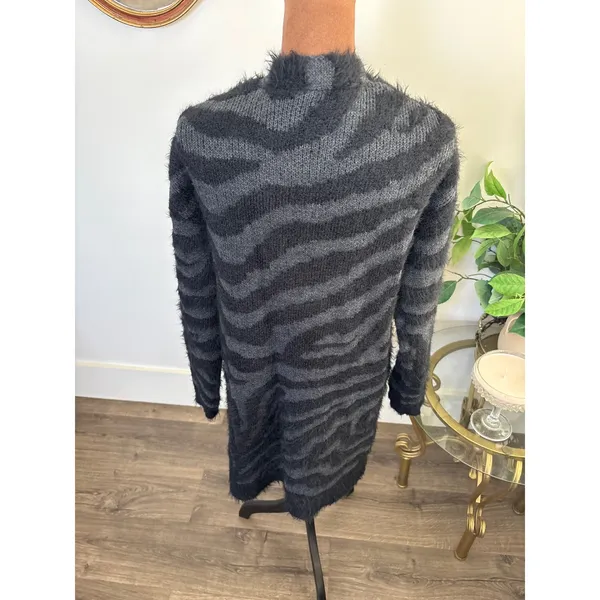Isela Fuzzy Knit Cardigan Duster Sweater‎ Open Front Zebra Stripe Gray Black M - Image 4