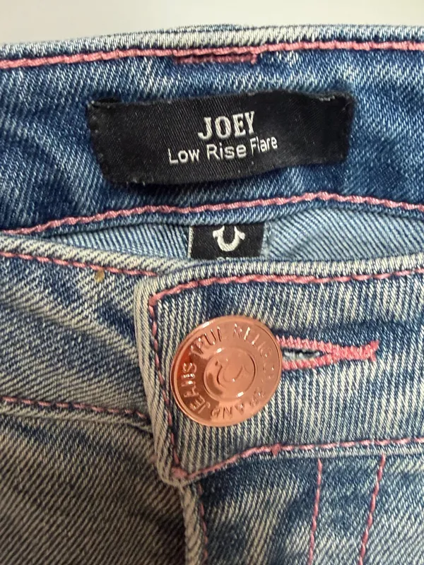 True Religion Joey Low Rise Flap Flare Jeans in Salt Water, size 25. - Image 3
