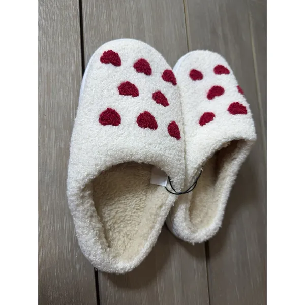 Cozy Red Heart Plush Slippers Size Women’s‎ 9 Faux Fur Sweetheart Sole Cozy Core - Image 2