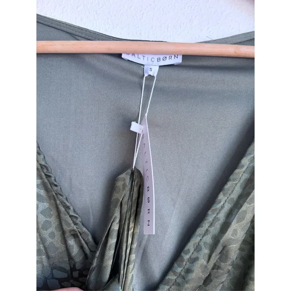 NWT BALTIC BORN Savannah Satin Olive Green Leopard Print Maxi Dress Womens Small - Image 4