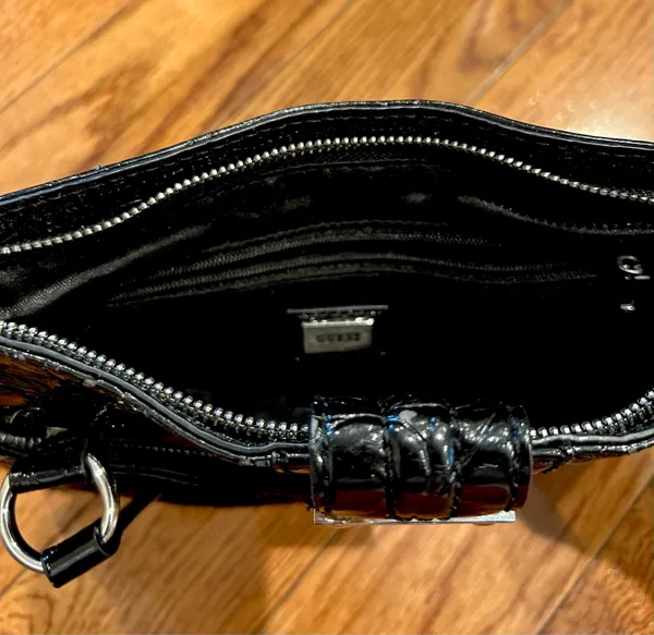 VINTAGE GUESS CROC PRINT patent LEATHER black Guess wristlet clutch bag - Image 9
