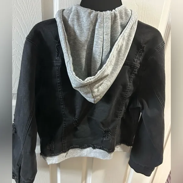 Contraband Black Distressed Denim Jacket w attached gray hoodie medium - Image 7
