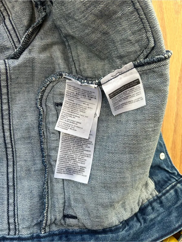 Levi's Original Trucker Denim Jacket Blue‎ Women's Size Medium M 70270-0038 - Image 6