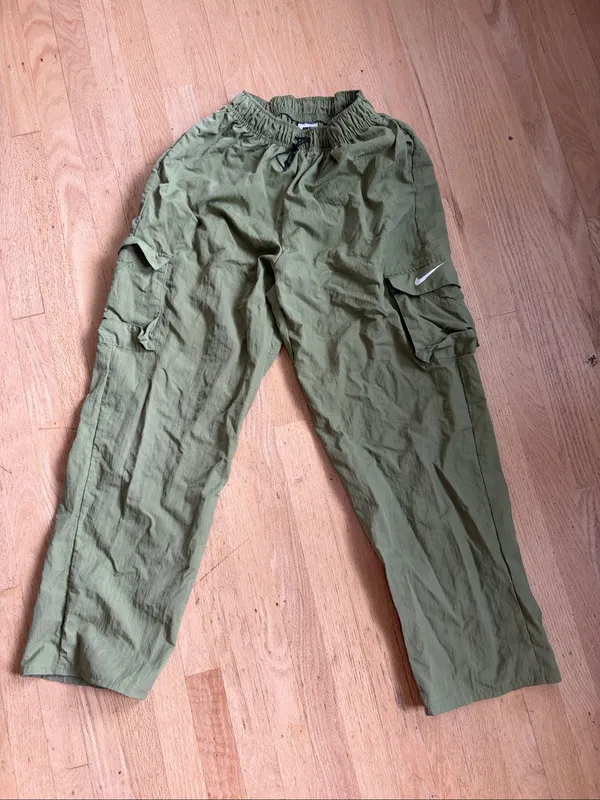 Nike Women's Woven Cargo Pants XS green - Image 2