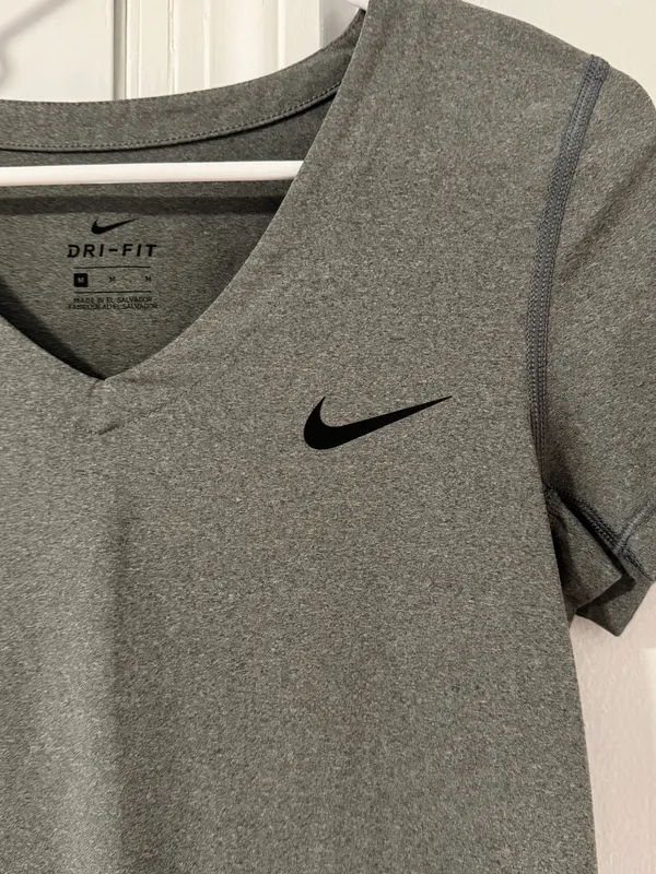Nike Pro Women’s Dri-Fit Short Sleeve T-Shirt - Image 4