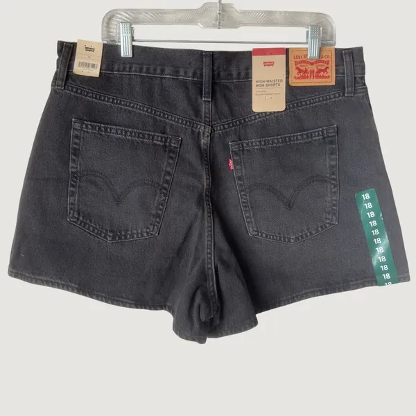 1511 |‎ NWT Levi's High Waisted Cotton Retro Mom Shorts Black Denim Women 18 - Image 2