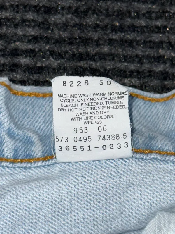 Vintage 90s Levi’s 551 Relaxed Fit Denim Mid Thigh Shorts Sz 6 / 26 USA Made EUC - Image 5