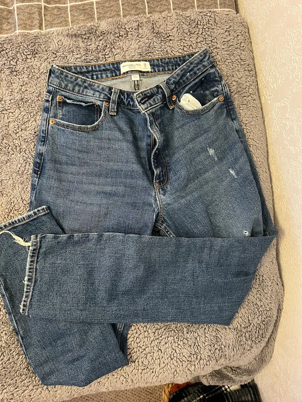 Abercrombie High Rise Skinny Jeans - Image 4
