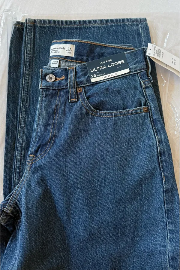 Abercrombie Curve Love Low Rise Ultra Loose Jean - Image 7