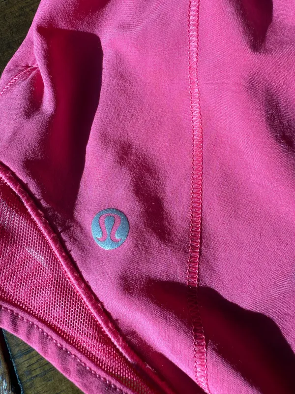 Lululemon Shorts Hotty Hot 4" - Image 4