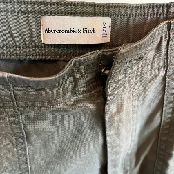 Abercrombie size 27/4 S Olive Cargo Pants - Image 2